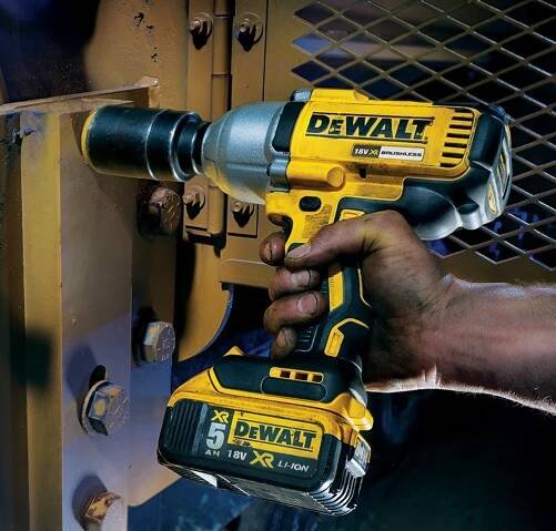 DCF899P2 DeWALT Rázový utahovák s vysokým krouticím momentem 5.0 Ah