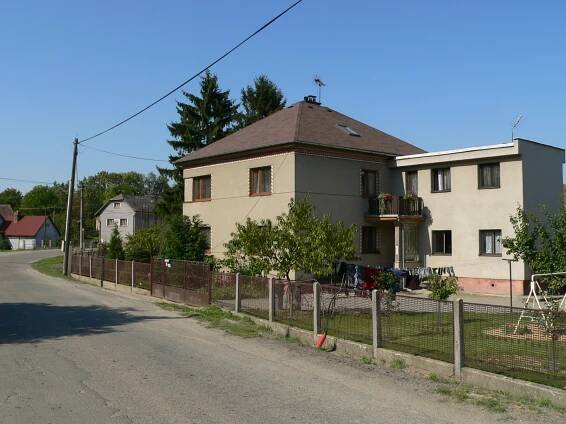 Fotografie obce z roku 2006 – Obec Ujkovice