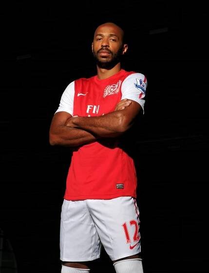 Thierry Henry in home kit