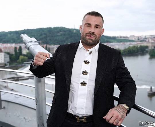 Karlos Vémola