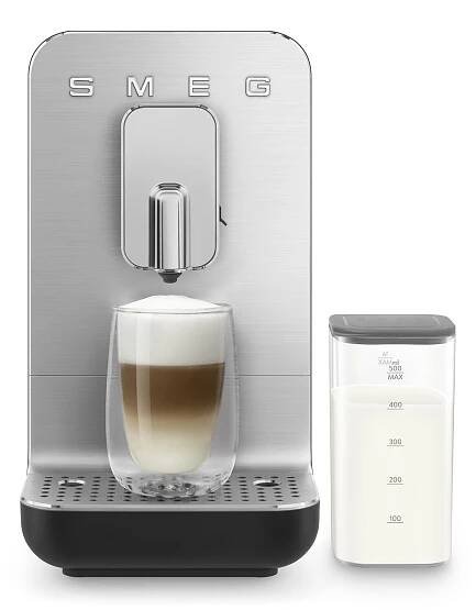 Automatický kávovar Smeg BCC13BLMEU