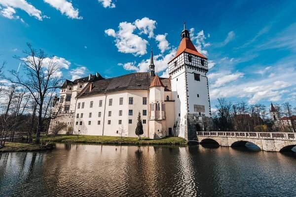 Vezměte děti na zámek Blatná za princeznou a daňky
