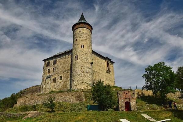 Hrad Kunětická hora | TuristickaMapa.cz
