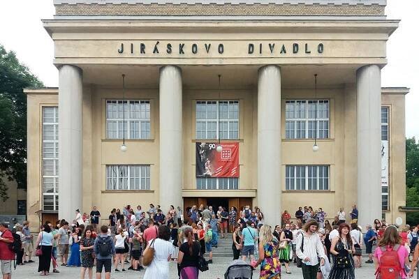 divadlo hronov