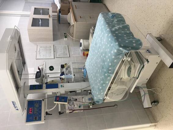 Porodnice Nové Město na Moravě. Nemocnice Nové Město na Moravě p. o., Gynekologicko-porodnické oddělení: Zařízení pro miminka v porodnici.