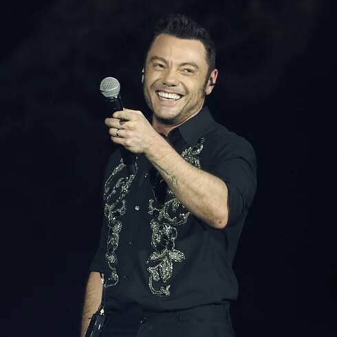 Tiziano Ferro torna sui social per annunciare il suo nuovo singolo Cuore rotto: «I dolori e il rancore da adesso ci faranno ballare»