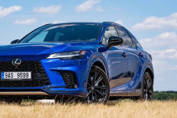 Hybrid pro odpůrce hybridů: Lexus RX 500h umí potěšit i nadšené řidiče