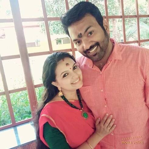 Saranya Mohan with her husband
