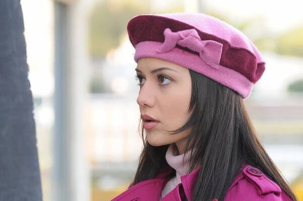 Evim Sensin - Z filmu - Fahriye Evcen