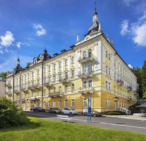 Komplexní ayurvédské služby - doplňky, terapie a masáže, pobyty, stravování