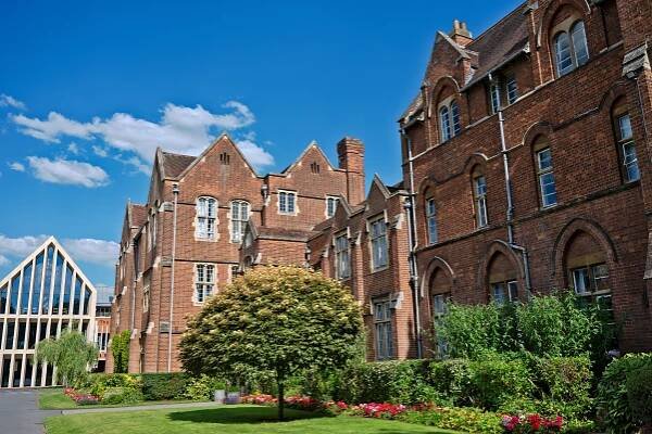 IH Oxford Young Learner Centre - International House London