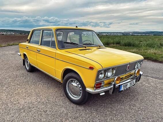 Přehlídka veteránů pana Libora Suchého - Libor Suchý Autoprodejna