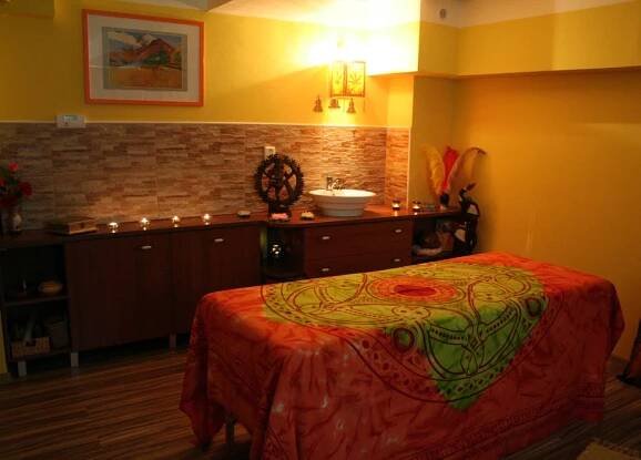 In Tantra Patricia studio in Prague we specialize in massages for man