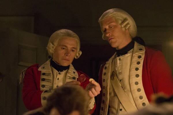 Zvrat: Washingtonovi špioni - Proti sousedovi - Z filmu - Burn Gorman, Samuel Roukin