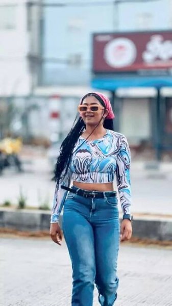 Bhoomi Shetty stuns in chic box-braid look