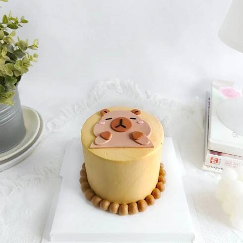 Capybara Cake 2D Fondant 4 Inch - YippiiGift