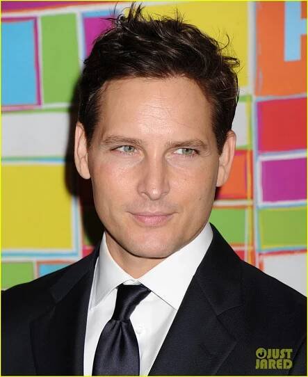 Peter Facinelli and Fans - Red Carpet 2