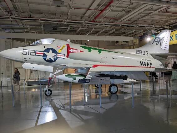 McDonnell Douglas A-4B Skyhawk : McDonnell / McDonnell Douglas