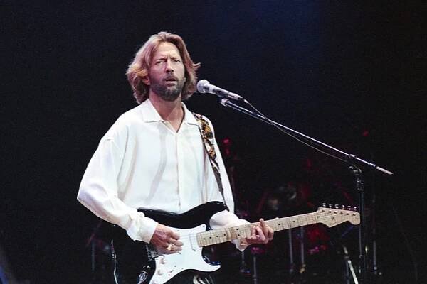 Na počest svého syna složil Eric Clapton svou nejslavnější písničku Tears In Heaven, v níž se vyzpíval ze svého žalu.