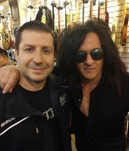 Mark Kassa meets guitarist Steve Stevens- Billy Idol Band - Mark Kassa and Slight Return®