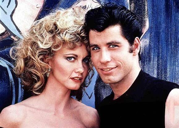 Taková nostalgie! John Travolta a Olivia Newton-John se po letech oblékli do kostýmů z Pomády
