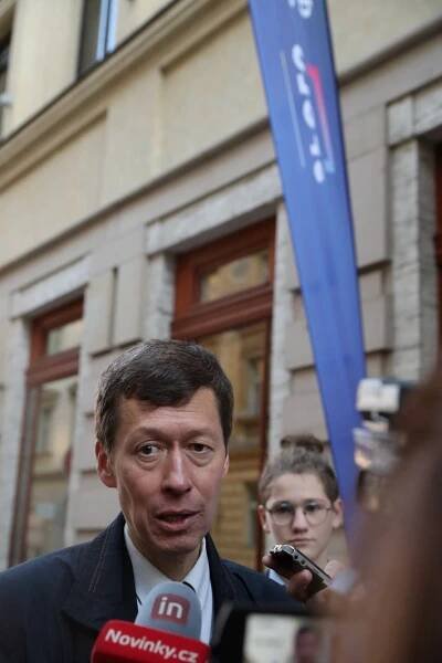 Ve Sněmovně usedl druhý Okamura: Hayato o vztahu s bratrem Tomiem. Hlasoval by pro něj?