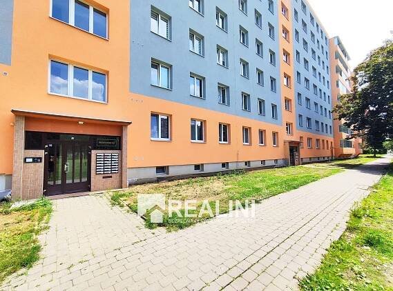 Pronájem bytu 2+1, 56 m2 s novou lodžií - ulice Ukrajinská, Ostrava - Poruba