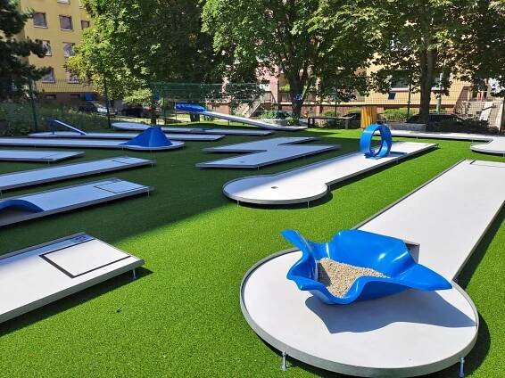 Přijďte si zahrát minigolf! | MČ Praha 5
