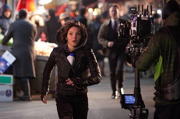 Camren Bicondova Talks Gotham, Playing Young Catwoman, the DC Universe, and More