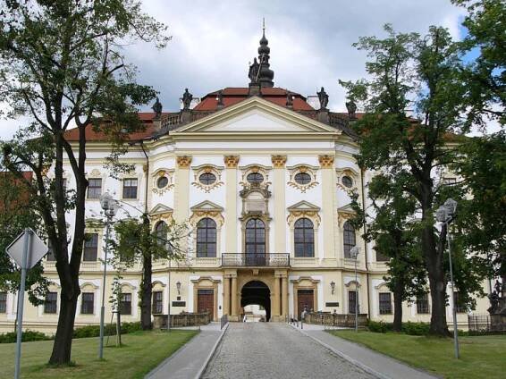 Klášter Hradisko - Vojenská nemocnice Olomouce - Wikimapia