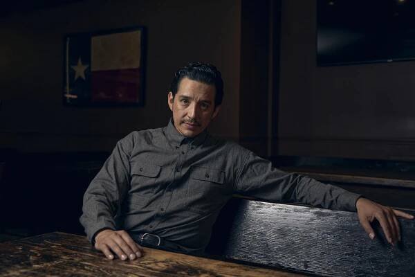 'The Last of Us': Gabriel Luna on Tommy's goodbye to Joel in Episode 3 - Los Angeles Times