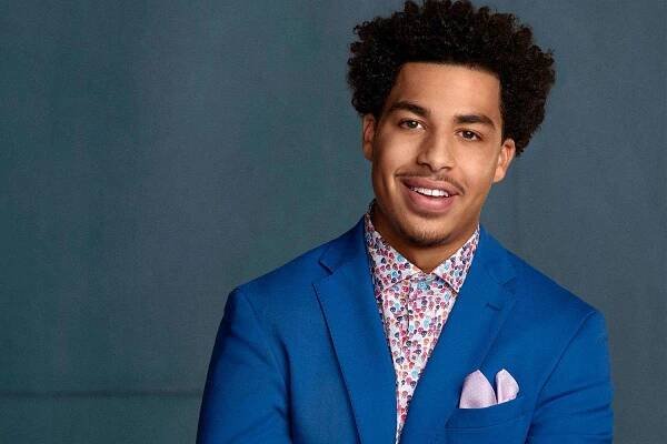 Marcus Scribner as Andre Johnson Jr