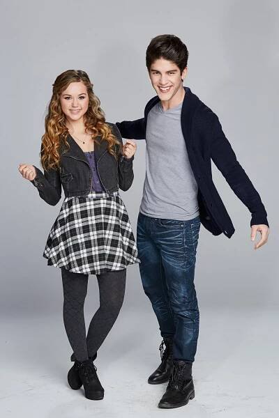 Lhář, lhář, upír - Promo - Brec Bassinger, Rahart Adams