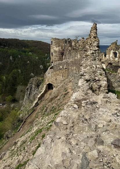 Zachráňme hrady – Združenie na záchranu historických hradov