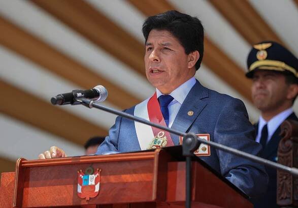 Peruánský parlament odvolal prezidenta Castilla kvůli ‚trvalé morální nezpůsobilosti‘, nyní je ve vazbě