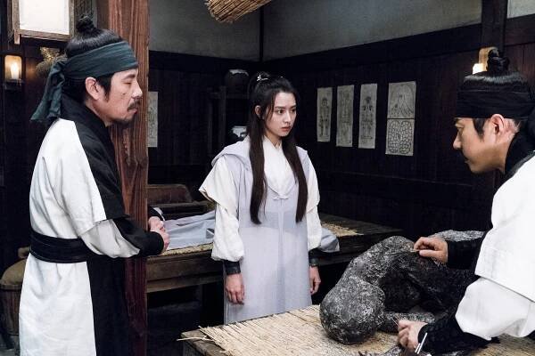 Dal-soo Oh, Ji-won Kim - Joseonmyeongtamjeong : heumhyeolgwimaeui bimil - Z filmu