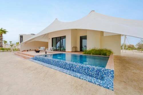 Bazén v ubytování Hawar Resort By Mantis nebo v jeho okolí