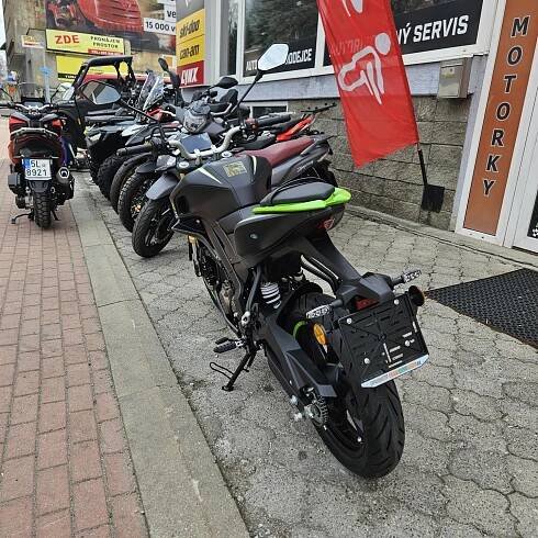 SRK 125 S, ZÁRUKA 3 ROKY, 11kW, navigace z telefonu, ABS