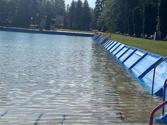 🏊‍♀️🏊 Na městském koupališti finišují v těchto dnech přípravy pro jeho otevření v sobotu 1. června 2024 | Město Bělá pod