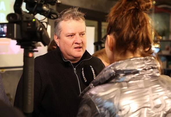 „Zlý bankéř“ Tomáš Jeřábek: Doma slavíme Vánoce i Chanuku. Co na to malý syn? - Expres.cz