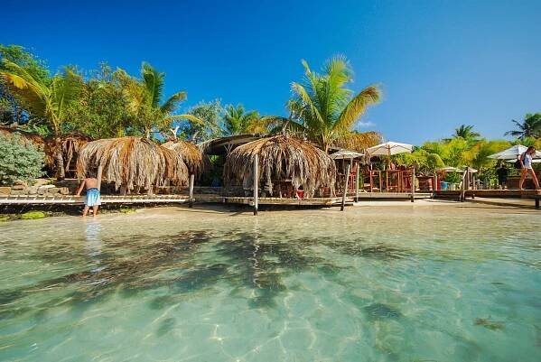 The restaurants of Pinel island | Caribbean Paddling 