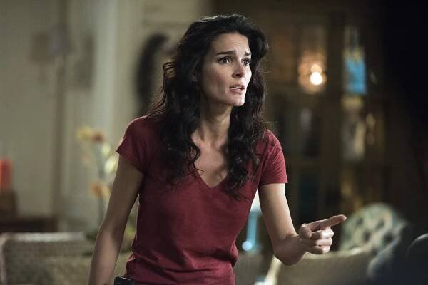 Rizzoli & Isles: Vraždy na pitevně - Rozmazaná tvář (S06E06) (2015)