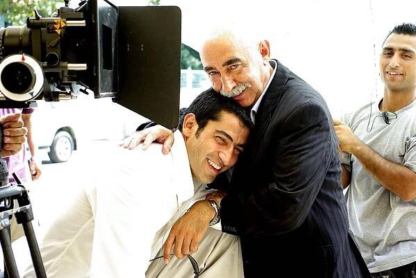 Kenan Imirzalioglu and the legendary Turkish actor Şener Şen on the set of "Kabadayı" (For Love and Honor)