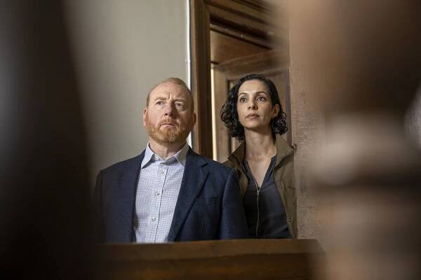 The Chelsea Detective - A Chelsea Education - Z filmu - Adrian Scarborough, Sonita Henry