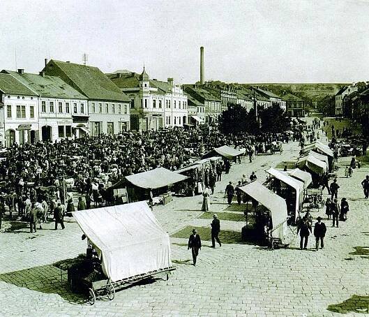 Z historie: dobytčí trhy na náměstí zatrhli živnostníci