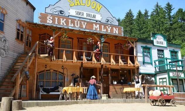 ŠIKLAND - Šiklův mlýn Zvole nad Pernštejnem - western. městečko