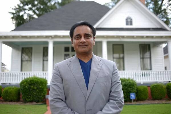 Icons - Z filmu - Sanjeev Bhaskar