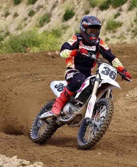 MOTOKROS "SOBOTA V GLENU": DVA TAKTY, DVOJITÁ KLASIFIKACE & ZÁVODY V DEŠTI (NE V DEŠTI) - Motocross Action Magazine