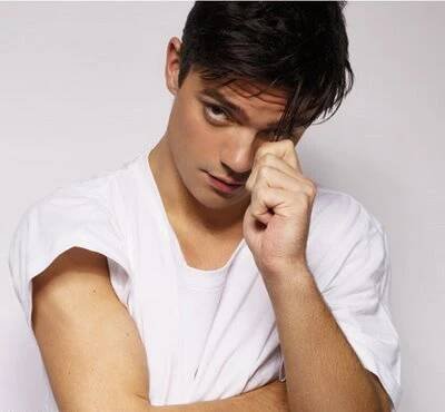 Dominic Cooper: Sex symbol se smyslem pro humor | Femina.cz