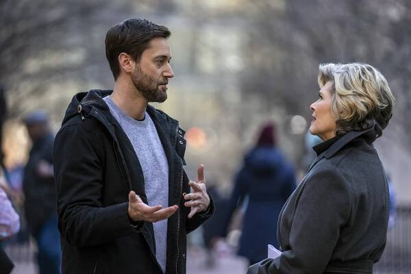 Nemocnice New Amsterdam - Two Doors - Z filmu - Ryan Eggold, Debra Monk